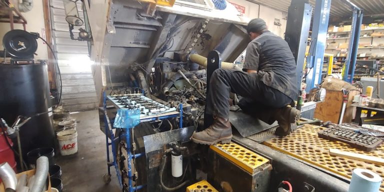 Auto Truck Mechanic Repairing